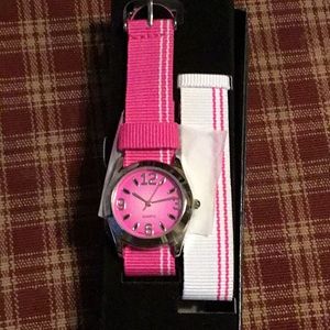 New Quartz wrist watch with extra band